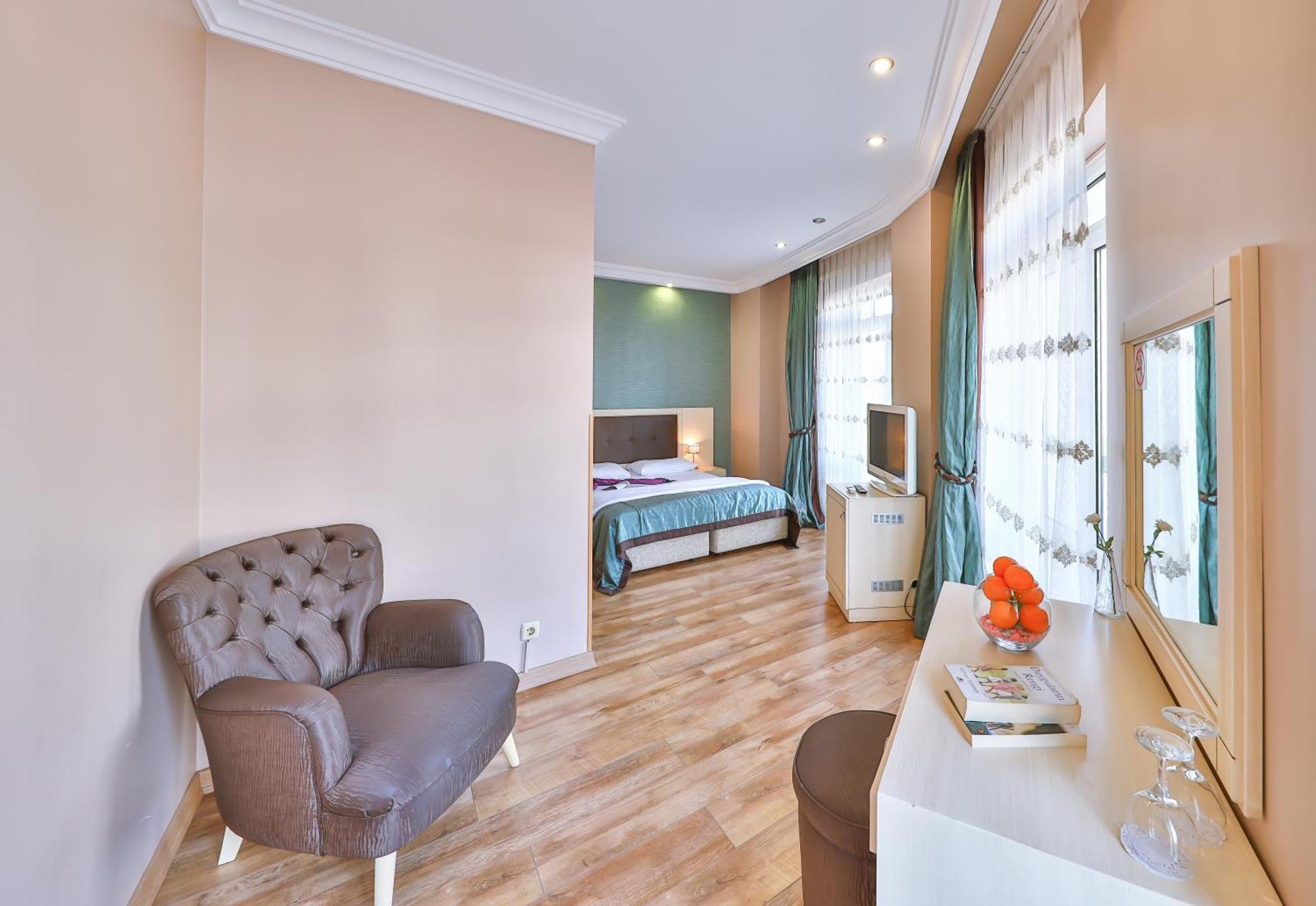 Buyukada Princess Hotel อดาลาร์ ภายนอก รูปภาพ