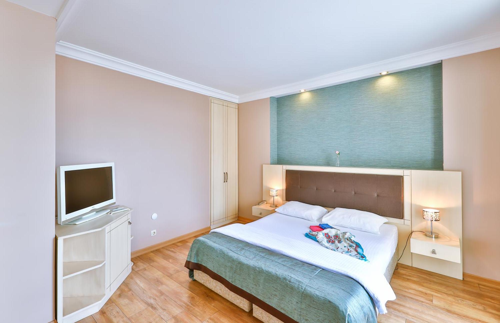 Buyukada Princess Hotel อดาลาร์ ภายนอก รูปภาพ
