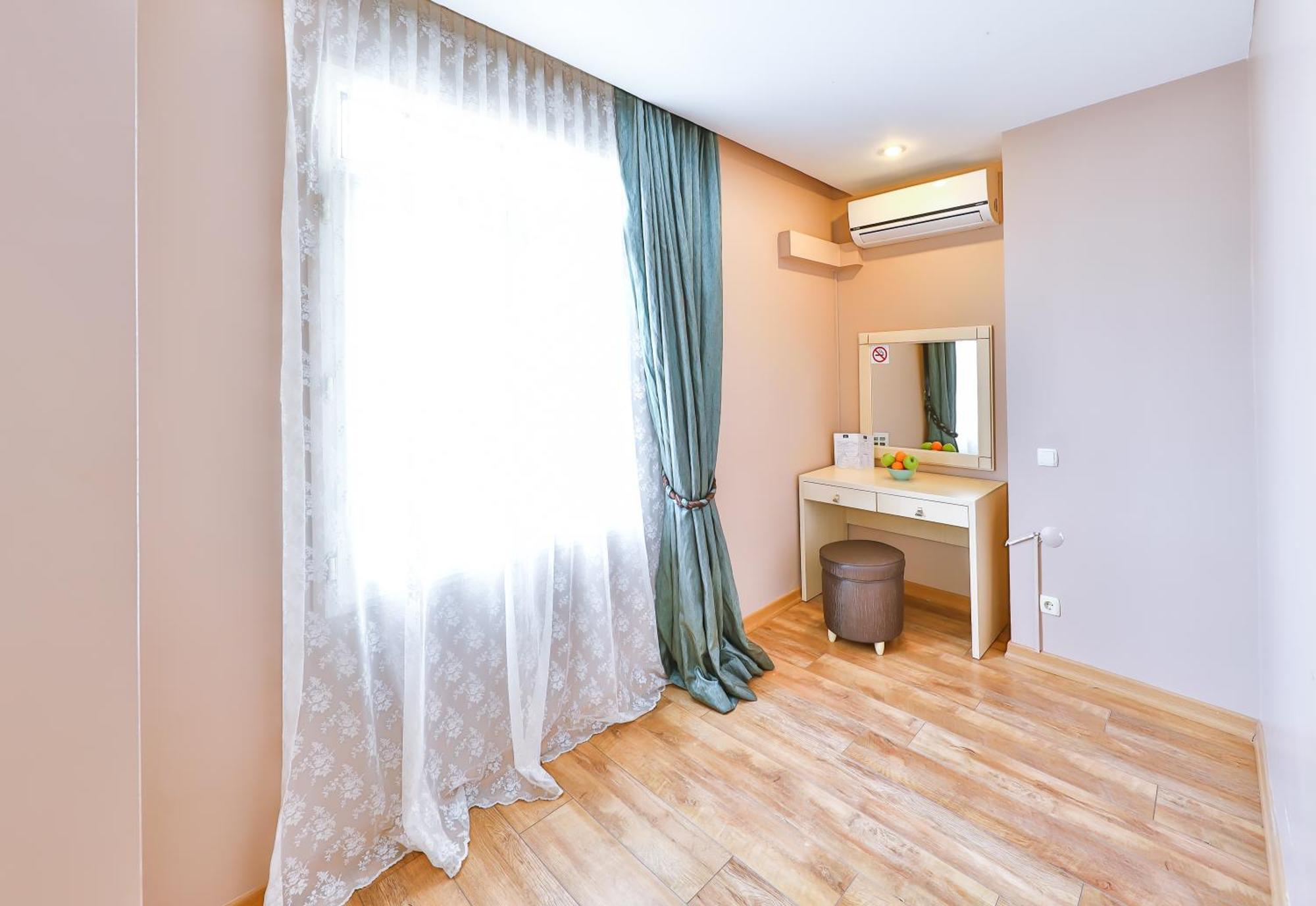 Buyukada Princess Hotel อดาลาร์ ภายนอก รูปภาพ