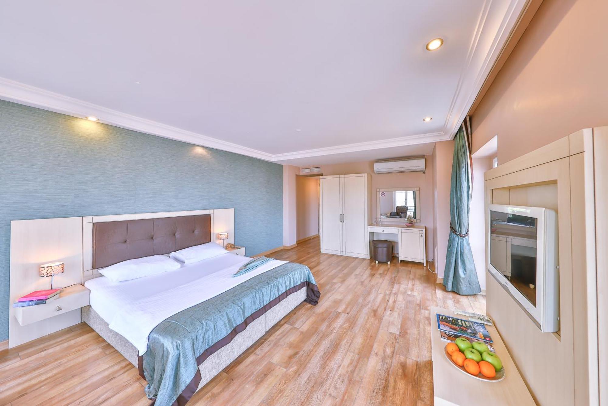 Buyukada Princess Hotel อดาลาร์ ภายนอก รูปภาพ