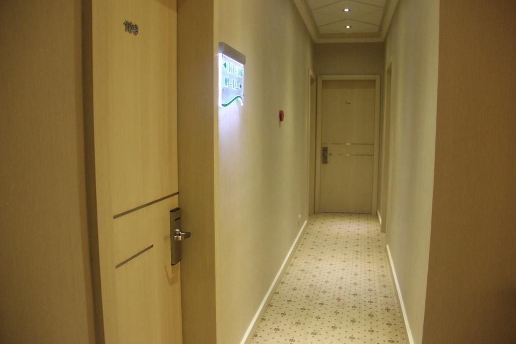 Buyukada Princess Hotel อดาลาร์ ภายนอก รูปภาพ