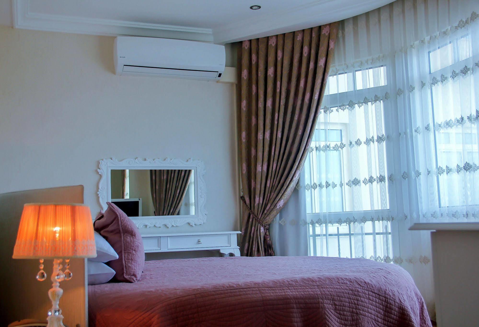 Buyukada Princess Hotel อดาลาร์ ภายนอก รูปภาพ
