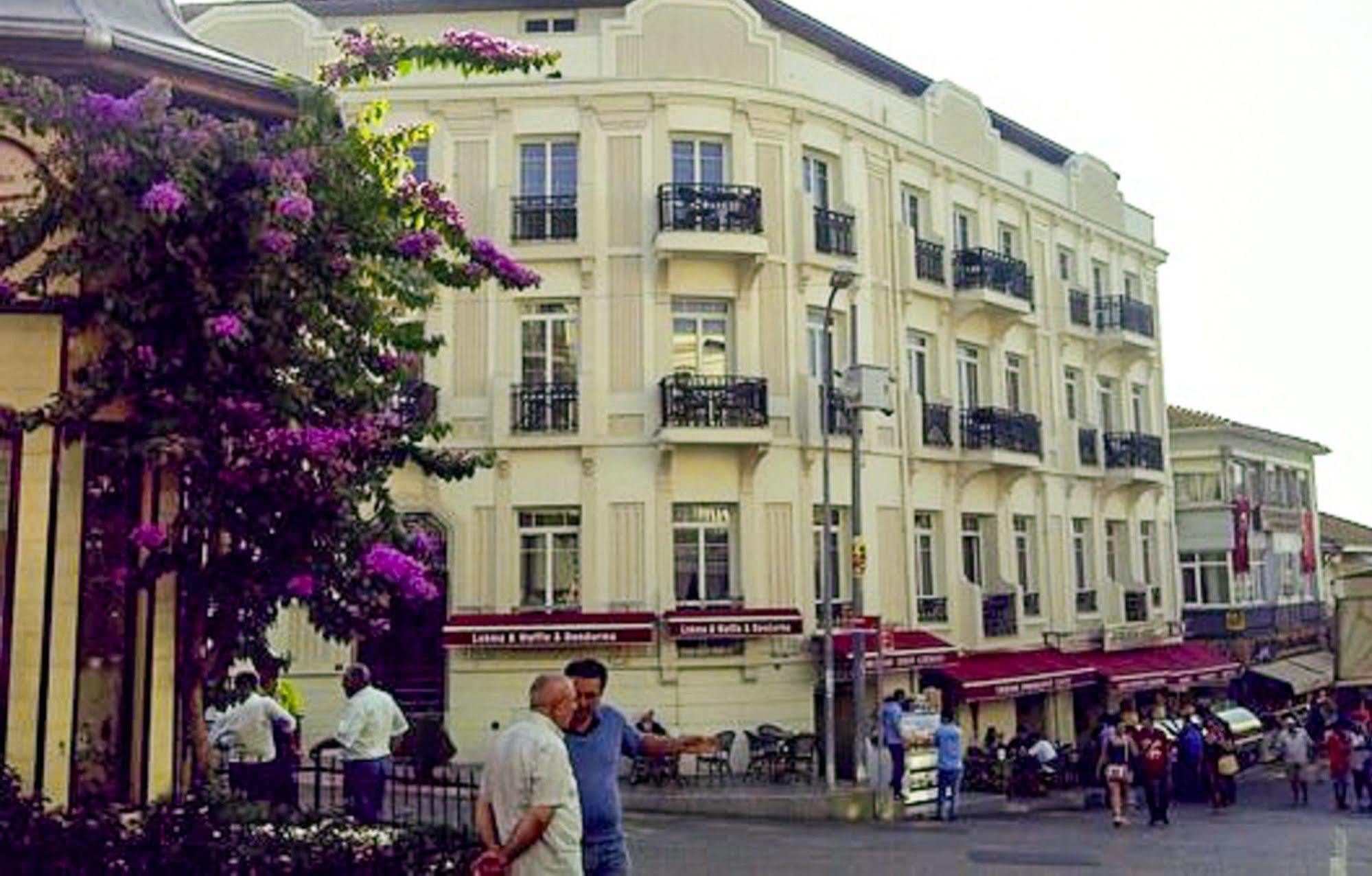 Buyukada Princess Hotel อดาลาร์ ภายนอก รูปภาพ